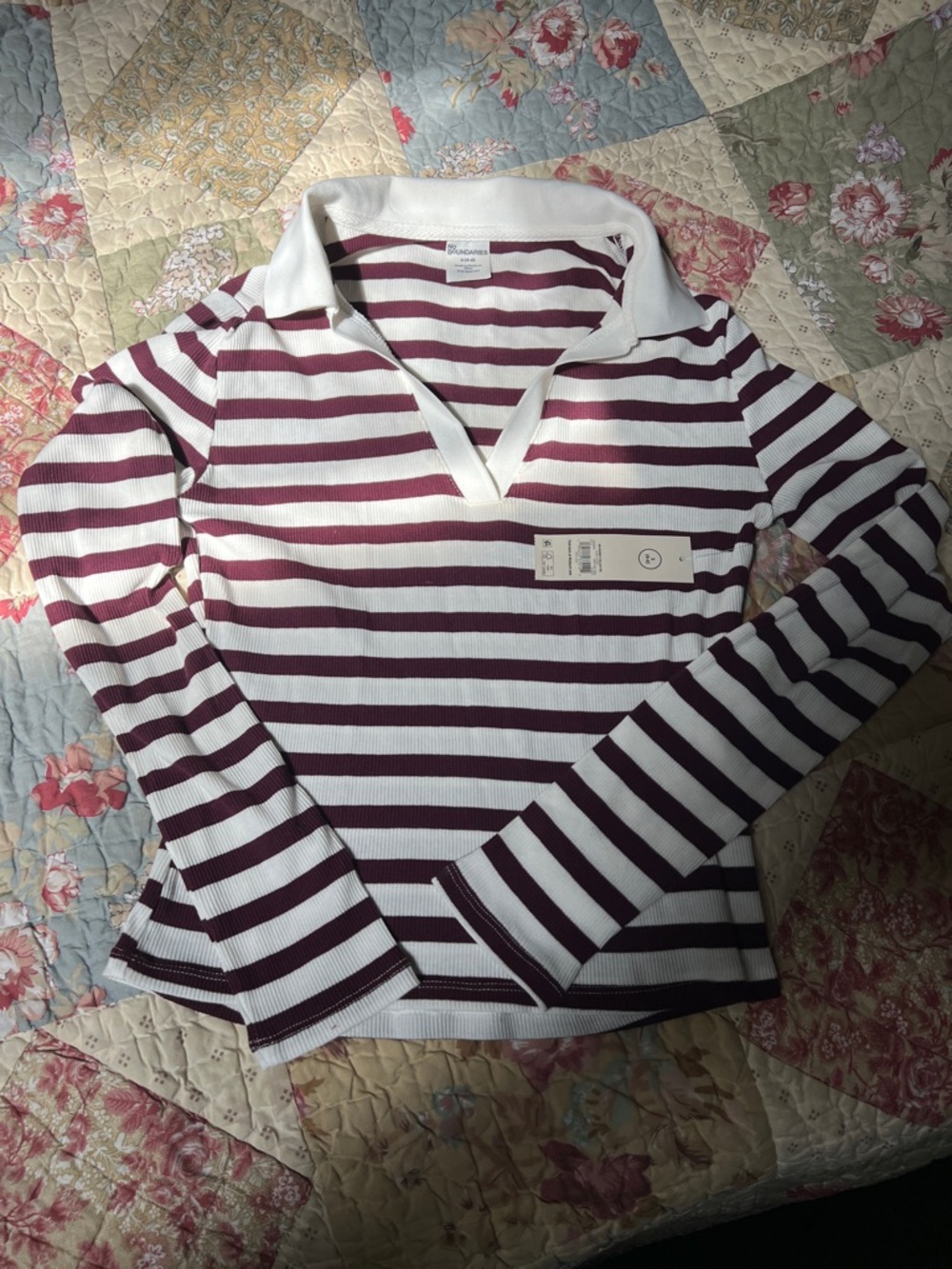 Striped V-Neck Polo Top in White and Burgundy size small 4-6